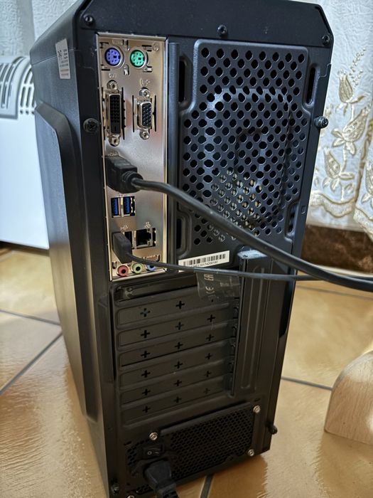 Gaming computer сглобен по поръчка + Acer монитор