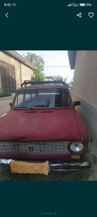 Vaz 2102 yurib turgan moshina