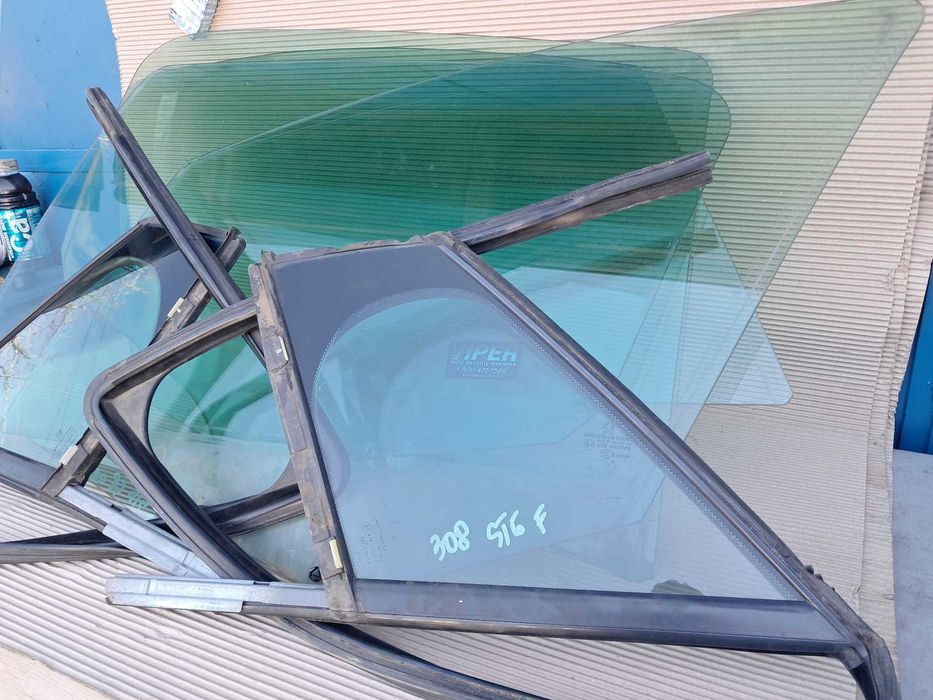 Peugeot 308, usi portiere dezechipate, geamuri coltare, oglinzi.