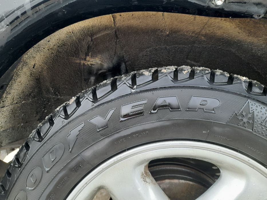 Тайота  Раф4 2001г