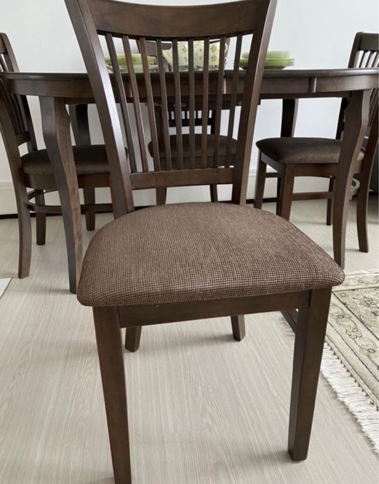 Продаю стол со стульями (Малайзия).