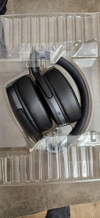 Продават се слушалки Sennheiser HD 4.40BT