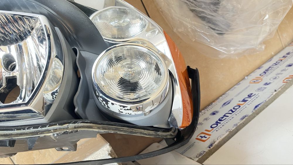 Десен фар( фейслифт) за Volvo xc70 , s60 , v70