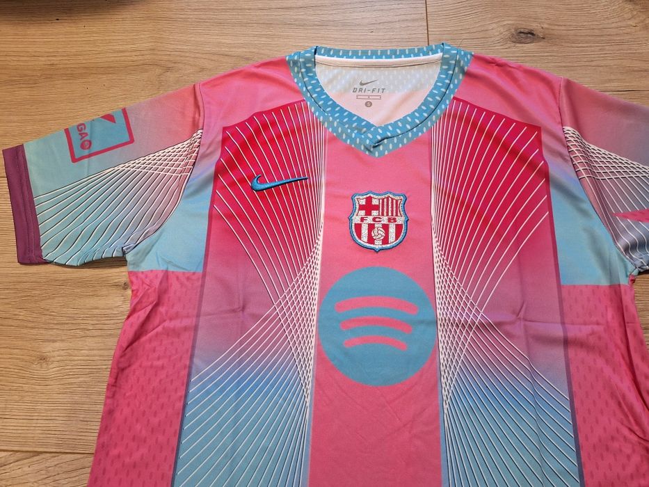 Футболна фланелка на Ламин Ямал #Барселона – специално издание!!!