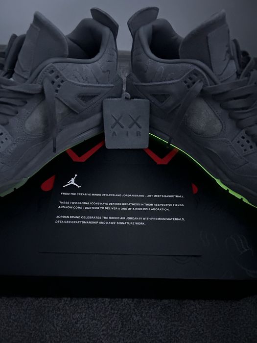 Air jordan 4 x kaws