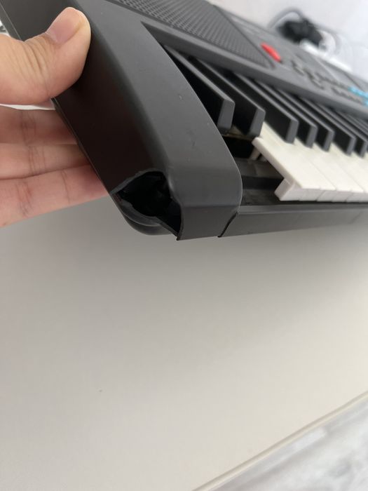 Синтезатор продам