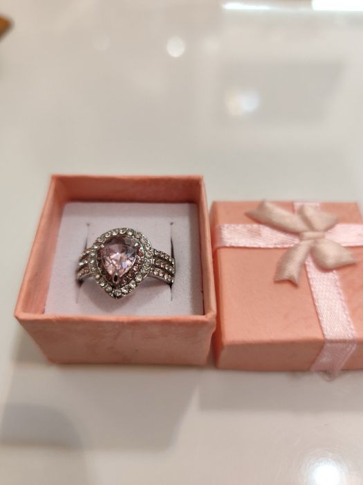 Уникален  позлатен пръстен с розов камък