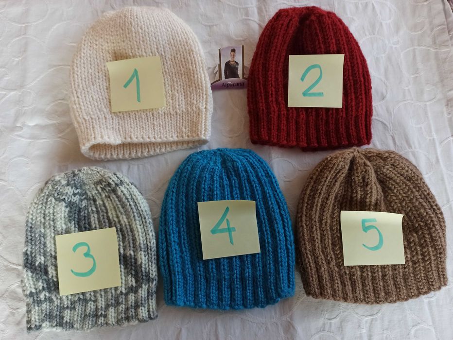 Ръчно плетени шапки