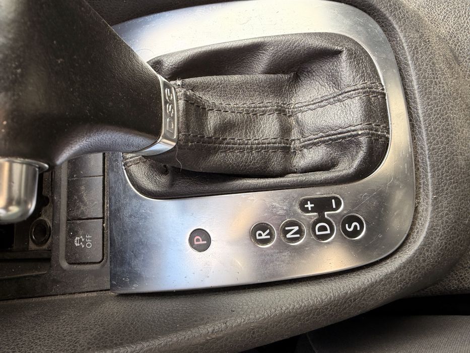 Dezmembrez dezmembrari Vw Golf MK 6 hatchback 1.6 CAYC cutie DSG 7+1