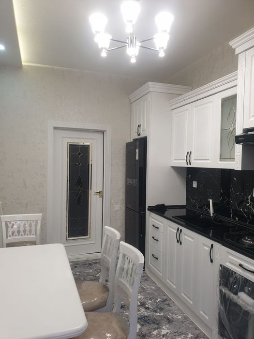 Сдаётся 3х комнатная квартира на 2м этаже, удобствами, Шота Руставели