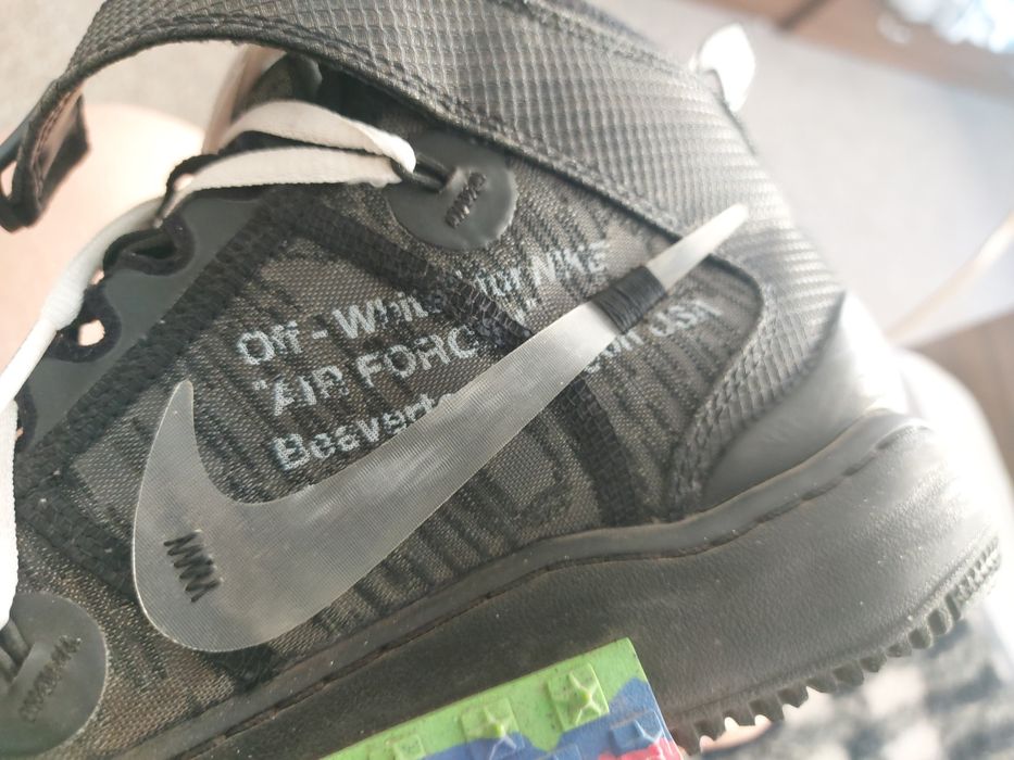 Vând af 1 off white 40.5