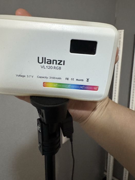 Осветитель Ulanzi VL120 RGB, светодиодный, 3100 мАч, 2к-9К, белый