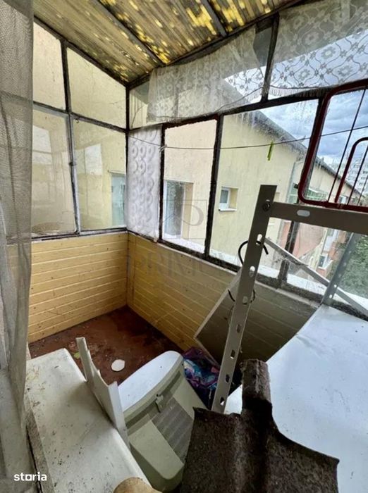 Judetean , 2 Camere, Semidecomandat, Bloc Izolat