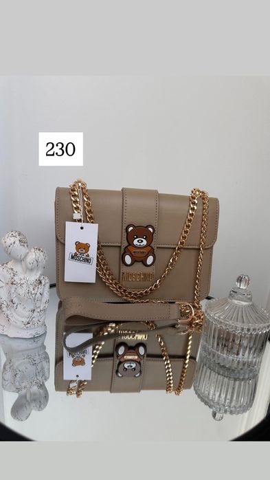 Geanta Moschino calitate premium.