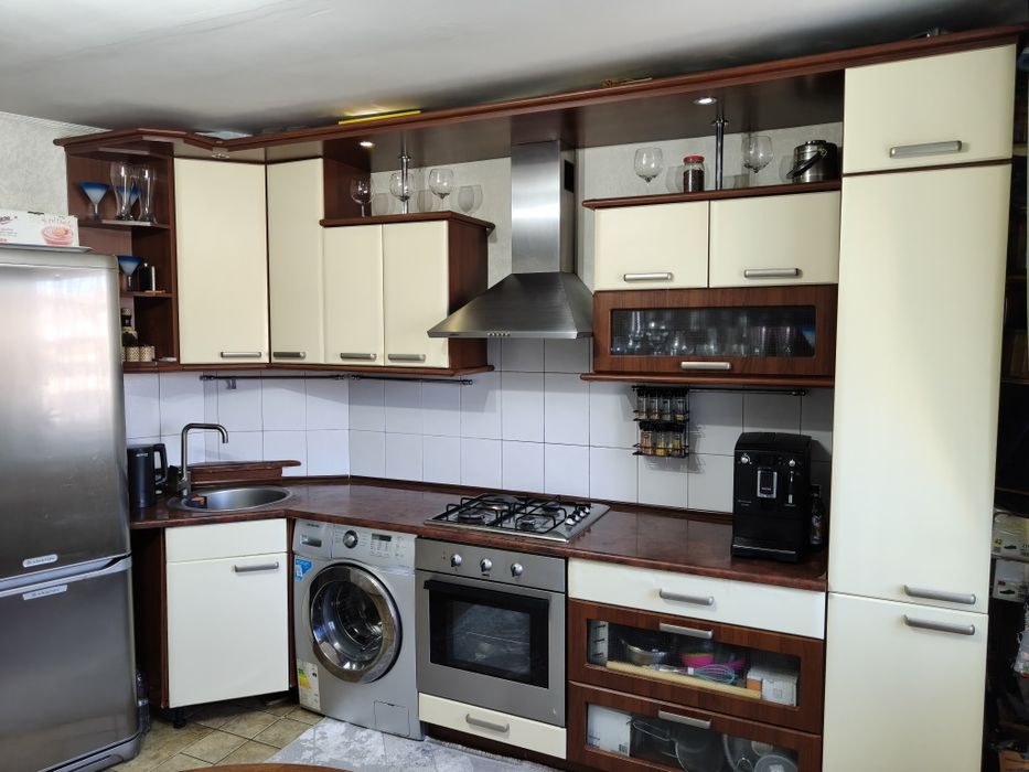 Кухонный гарнитур продам