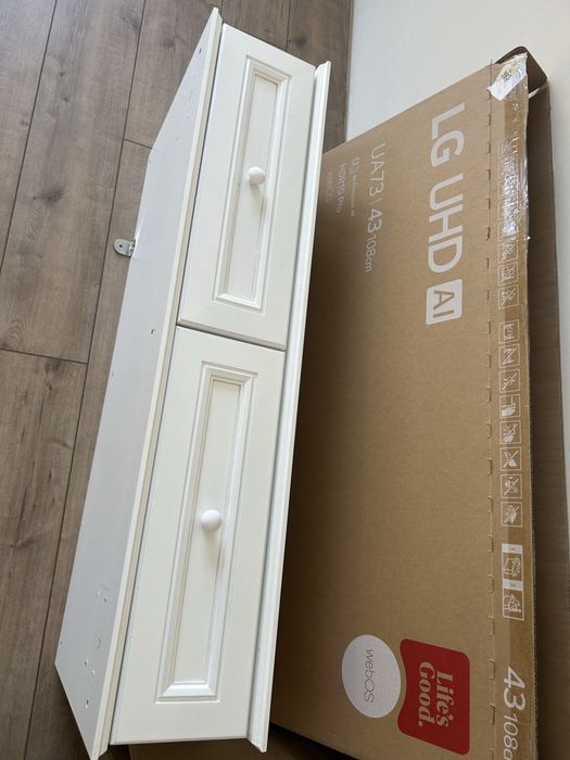 Продам консоль туалктный стол с зеркллом