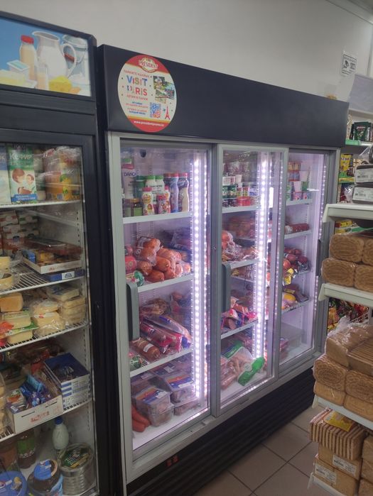 Витринный холодильник