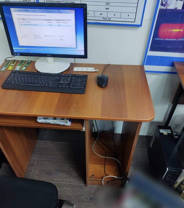 Срочно компьютерный стол! Kompyuter stol