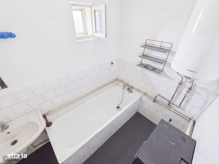 Casă Tileagd, 25 km Oradea, teren 328 mp