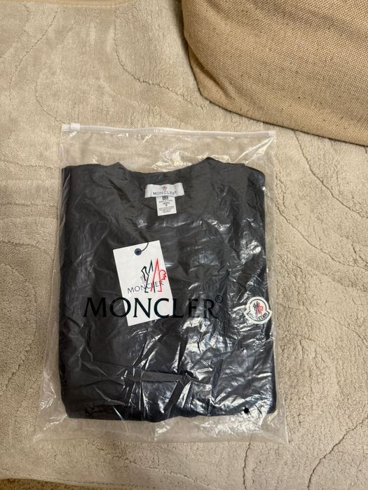 Свитшот Moncler новый