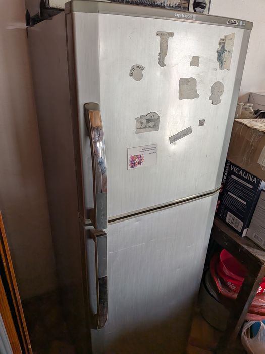 Продам холодильник