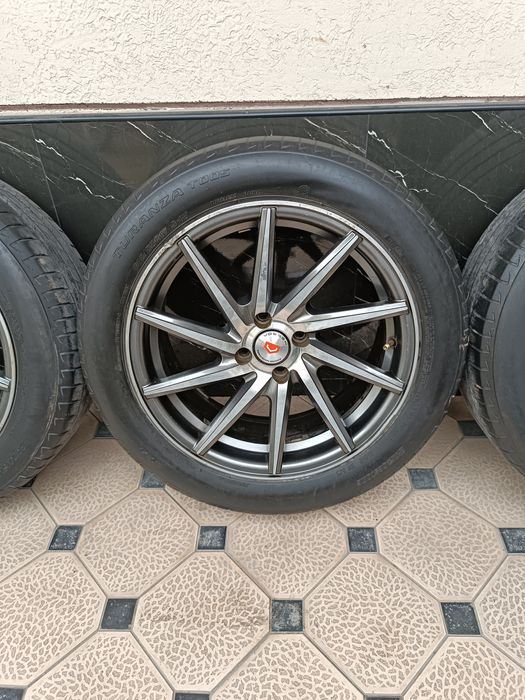 Vossen Diska Balon 215 55 R17 Holati Yaxshi Ayibi Yoq