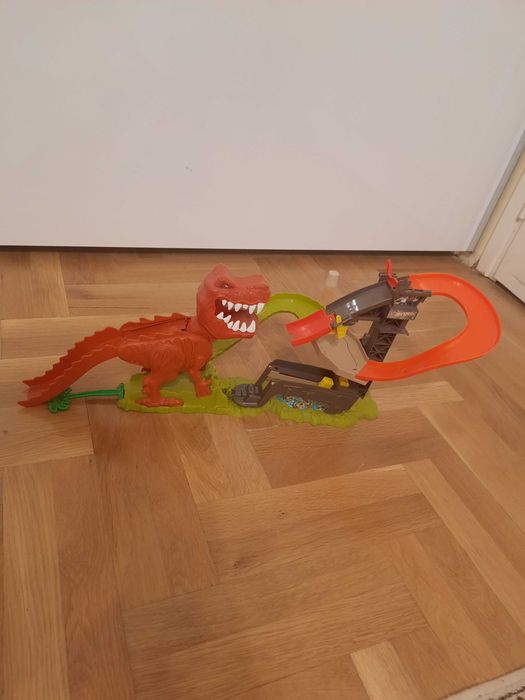 Ти-рекс Hot Wheels писта за колички