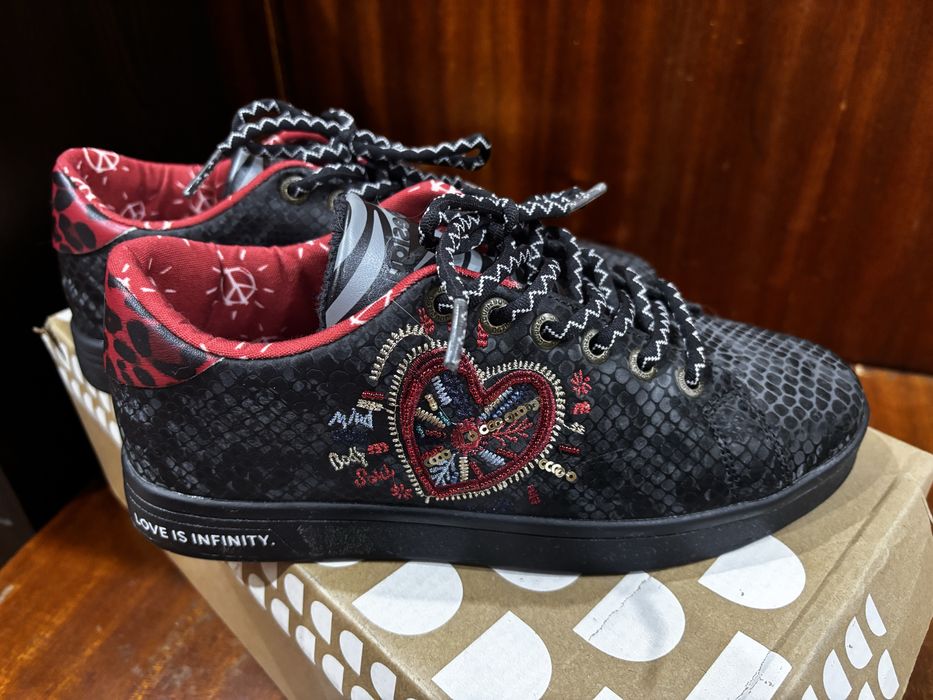 Обувки desigual