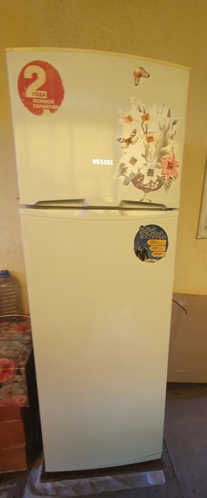 Холодильник VESTEL