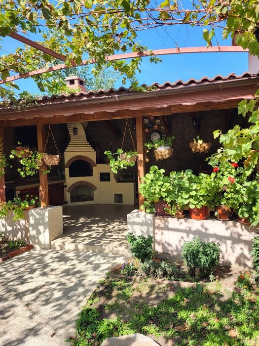 Casă de închiriat în regim hotelier!