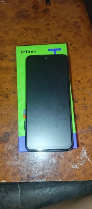 Infinix hot 30play sotiladi, yaxshi holatda