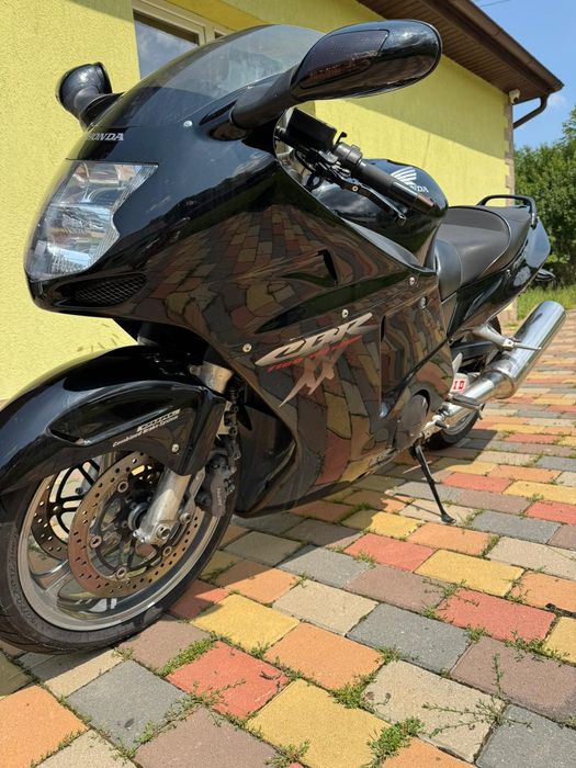 Honda cbr1100 super blackbird 1997