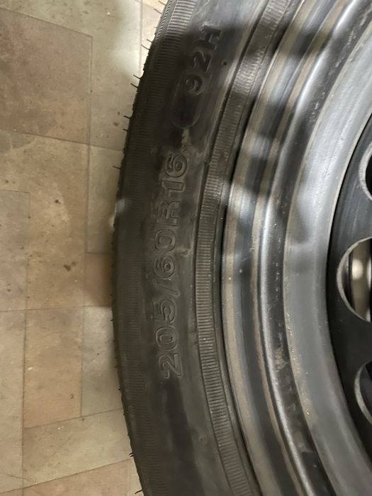 Продаю Автошины в отличном состоянинн