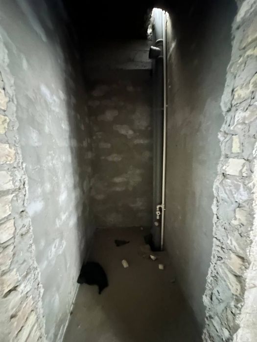 Сахарная больница рупарасида 3хоналик 7каватда  сотилади 
Янги Элитный