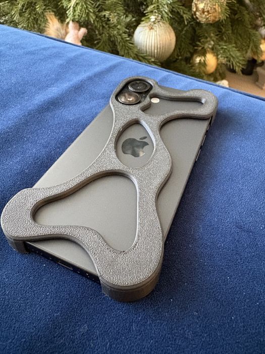 Skeleton Case Custom Made – Finish Carbon / Texturat Iphone 16 -17
