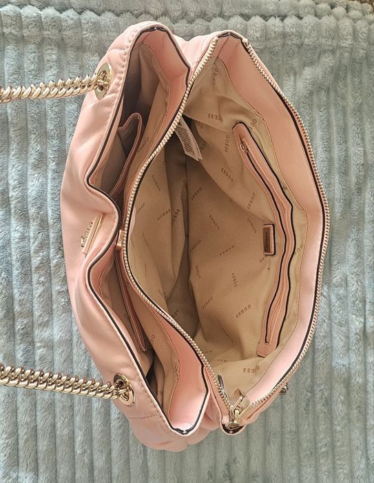 Оригинална дамска чанта Guess – като нова