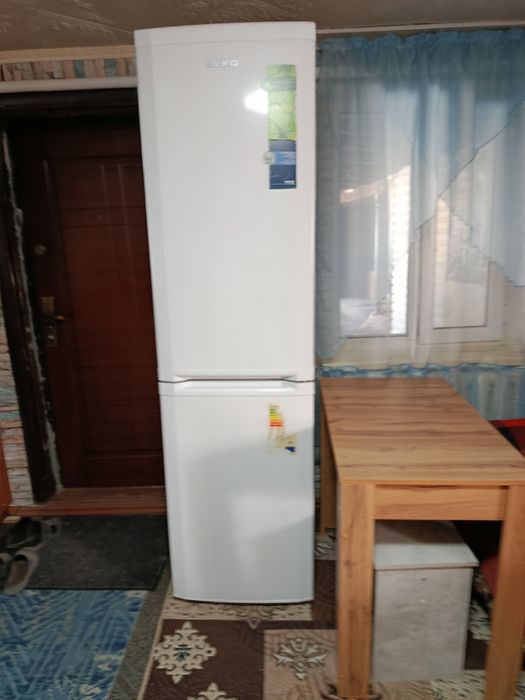 Продам холодильник Веко