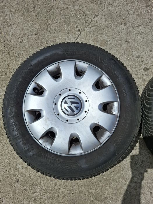 Jante tablă 15" cu cauciucuri de iarnă