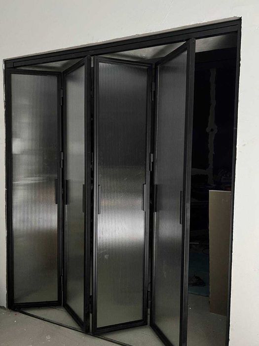 Раздвижные двери и перегородки в стиле лофт / Душевые кабины