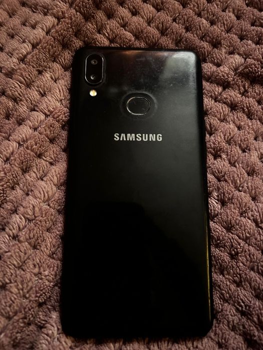 Продам телефон Samsung 10s