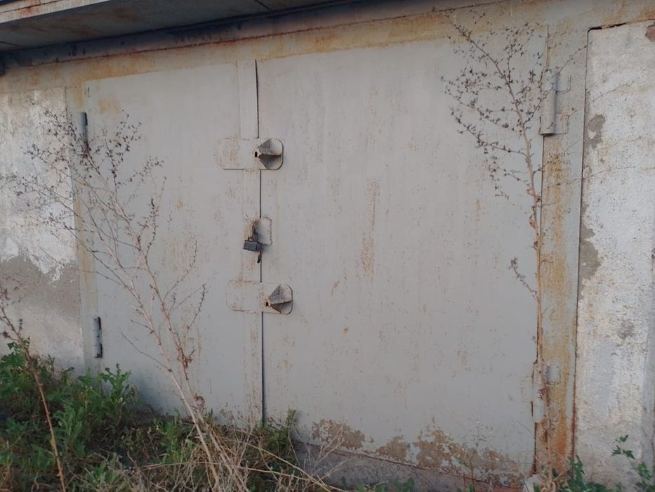 Продам гараж на слом ,самовывоз