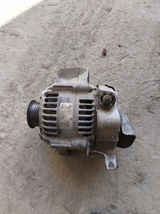 Продам генератор тоета Ипсум 3S-FE