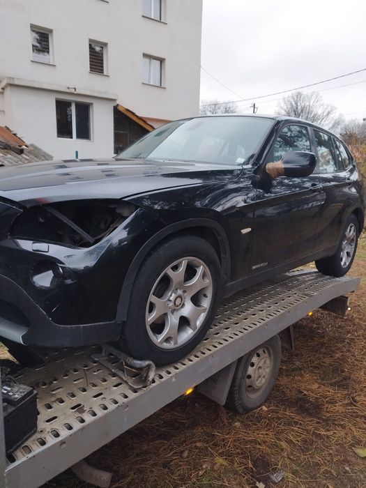 BMW X1 2.0d. S.DRIVE на части