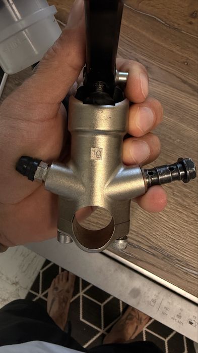 Мотоциклетна спирачна помпа HEL 19x20