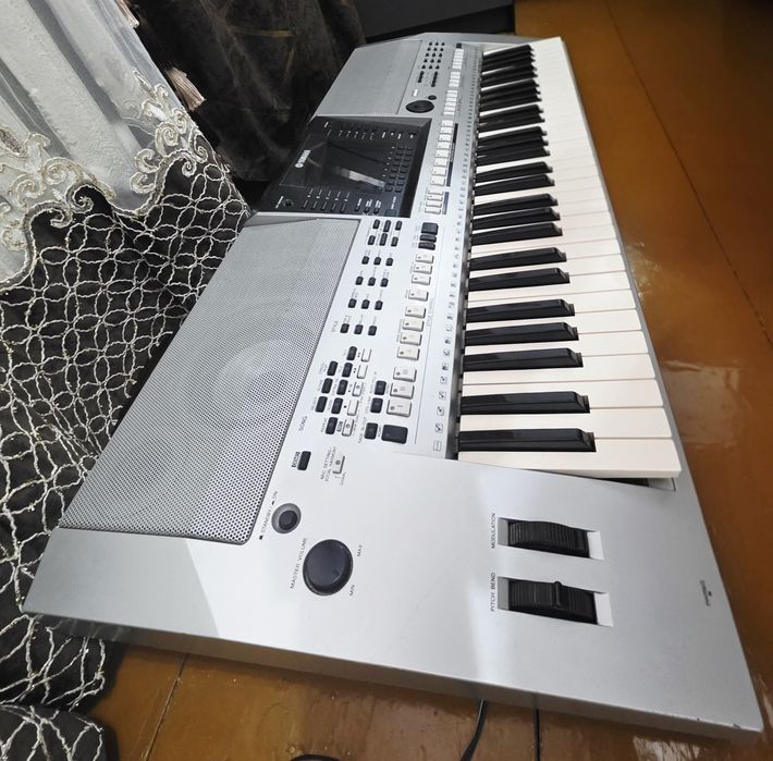 Продаётся  yamaha psr S900