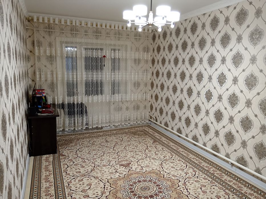 22-микрорайонда, 4 комнаталы квартира сатылады. Келисимли.