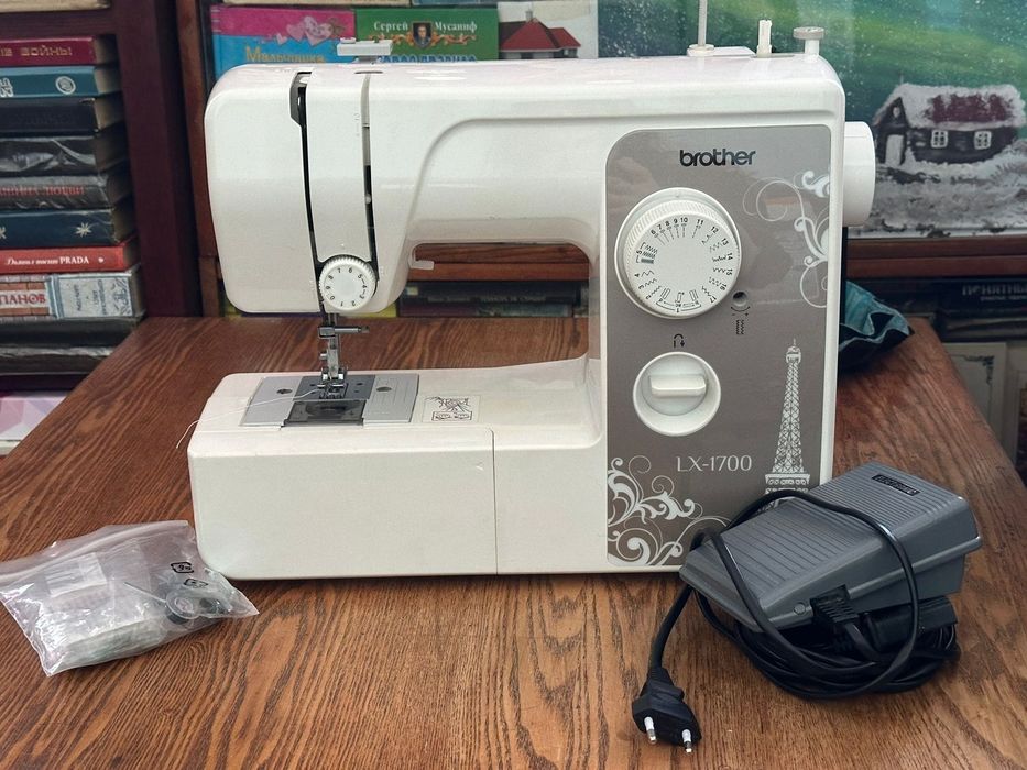 Продам швейную машинку