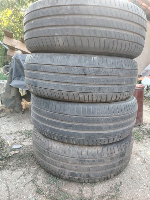 Vând set de anvelope 215/60/R17