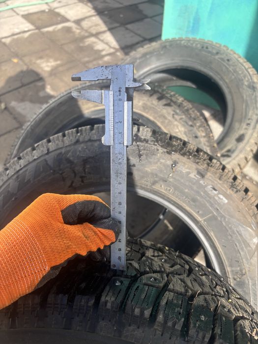Зимние автошины 185/65R14 BRIDGESTONE.