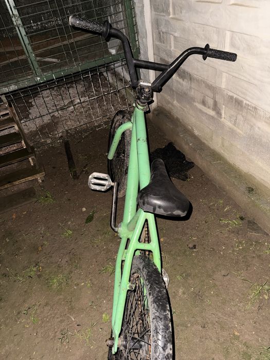 Vand bmx pozele sunt vechii arata impecabil acum nu mai are pana!
